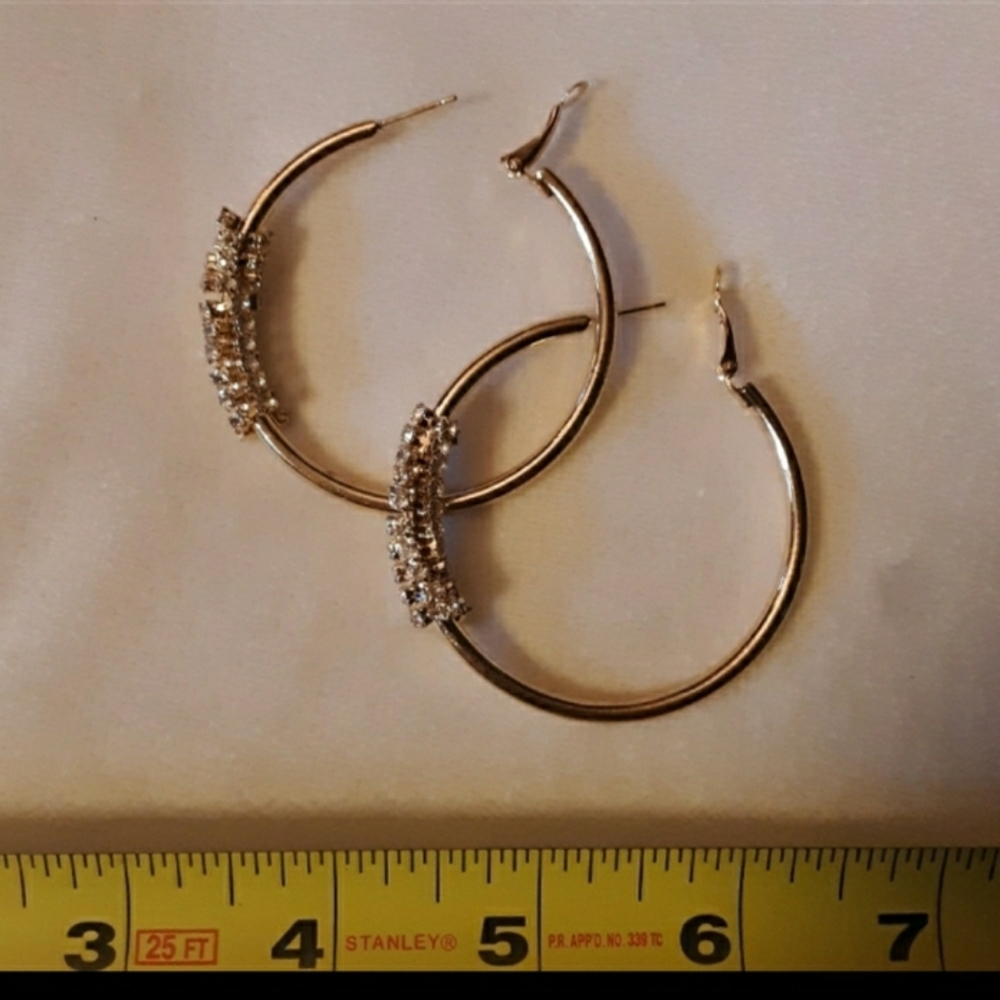 NWOT GOLD HOOPS SPIRAL DETAIL - Picture 5 of 6
